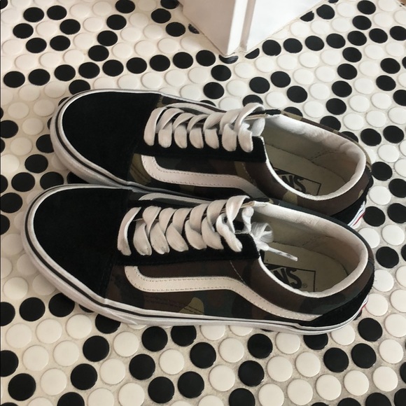 Vans - Picture 1 of 1